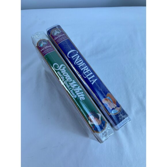 Disney Masterpiece VHS Snow White & The Seven Dwarfs & Cinderella Sealed Collect - Picture 2 of 7
